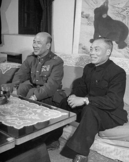 1948年6月李宗仁和白崇禧将军（军装）