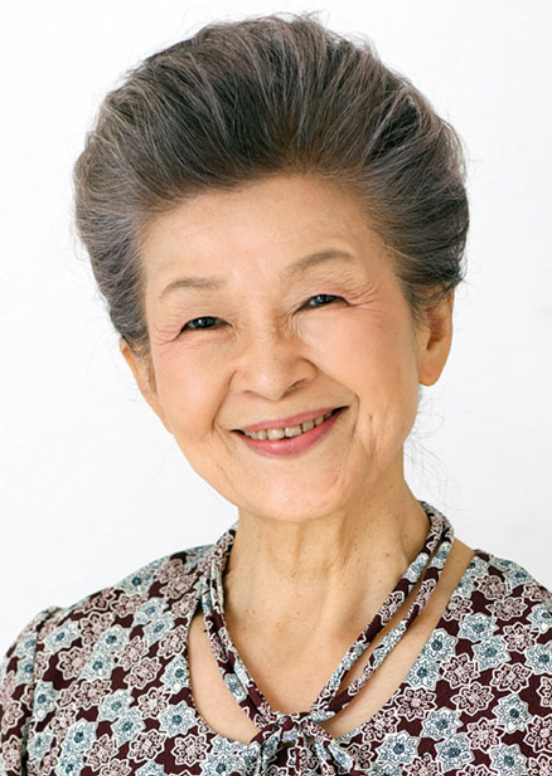 草村礼子