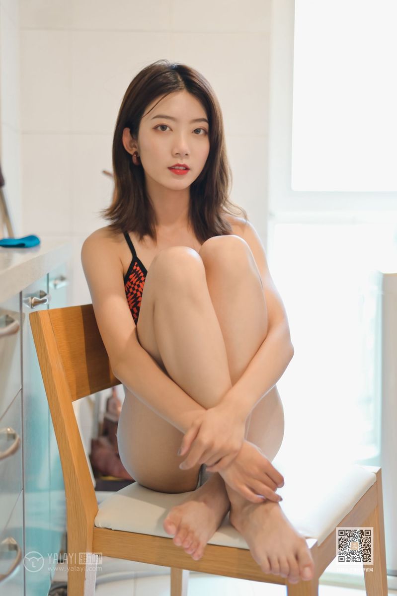 瑜珈美女纹纹W修长美腿热爱生活室内私房写真