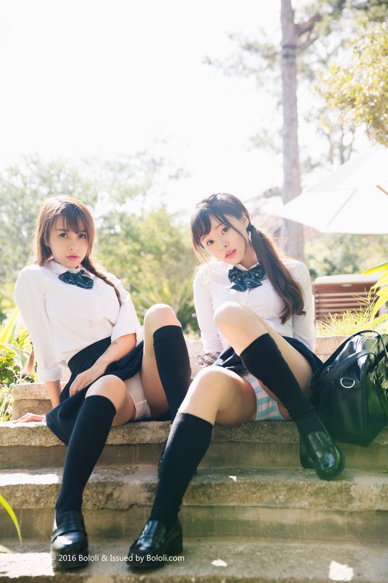 性感姐妹花柳侑绮&夏美酱学生装越南户外野战篇套图