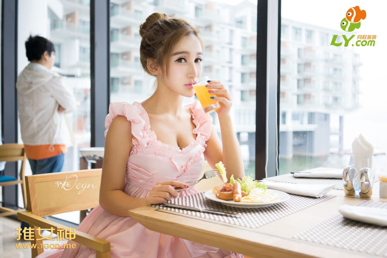 美女模特艾希Ice多套服饰女神去哪儿系列写真