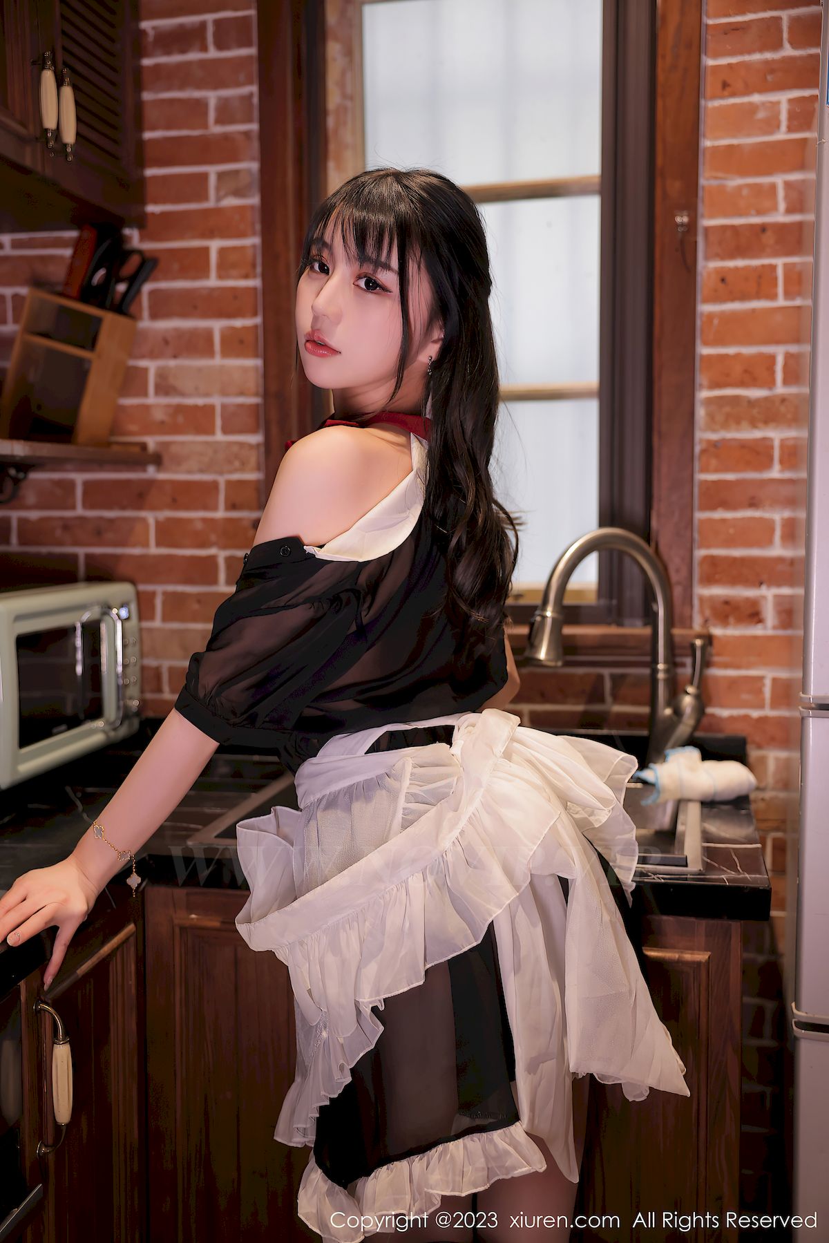 tina_甜仔女仆服饰搭配诱人黑丝性感写真