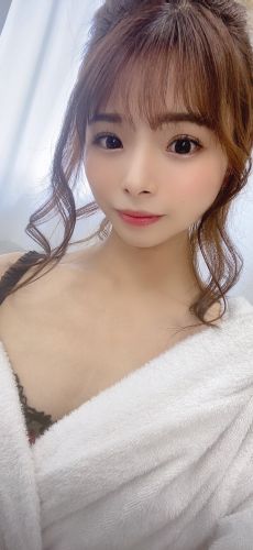 丘惠理奈(Erina Oka . 丘えりな)​