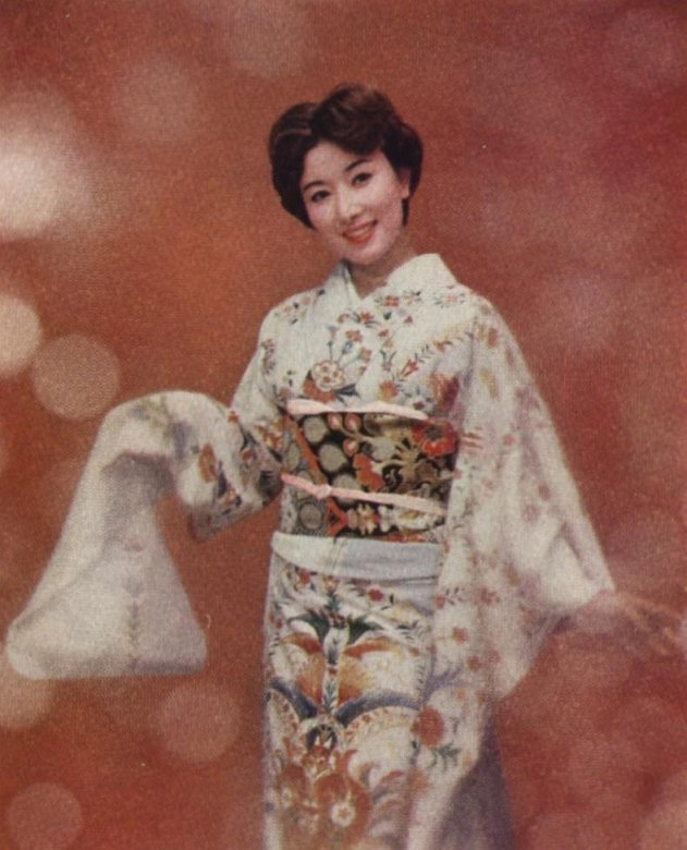 山本富士子