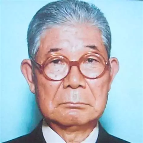 左右田一平