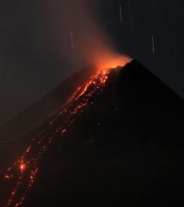 马荣火山活动加剧