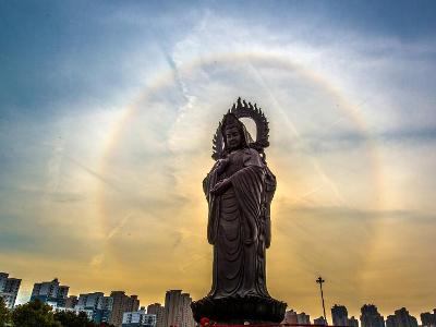 武汉归元寺现日晕景观