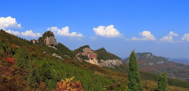 子午岭东支山峰耀州区香山